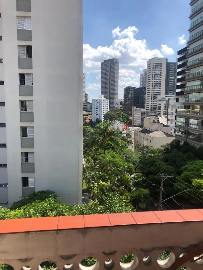 Quarto Duplo Amplo Com Varanda Em Apartamento Sao Paulo Brazil